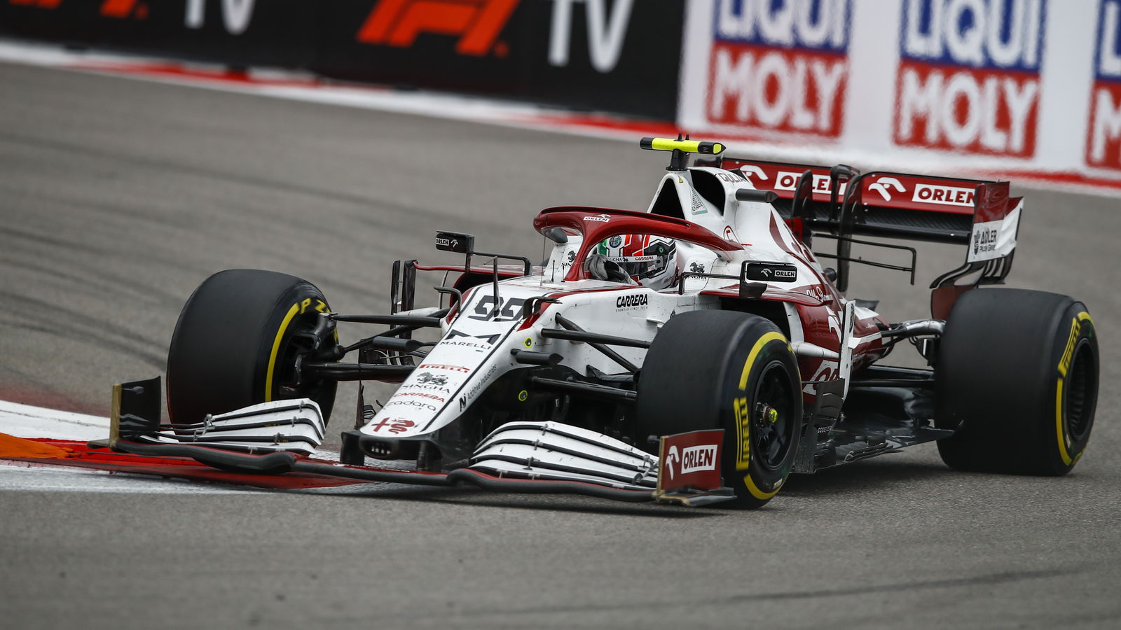 Giovinazzi drove “silent race” after Russian GP F1 radio outage